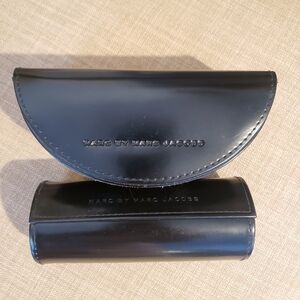 MARC by Marc Jacob black half moon/ barrel hard shell sunglass case (2)